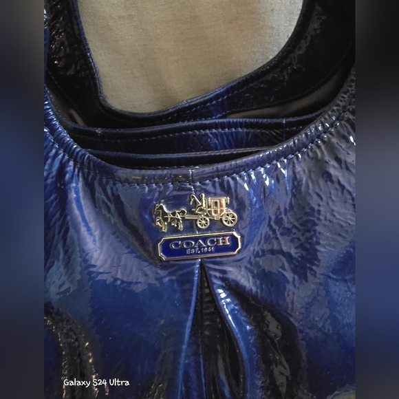 Coach Madison Maggie Patent Leather Shoulder Bag EUC w/ Twilly & Charm - Picture 16 of 17